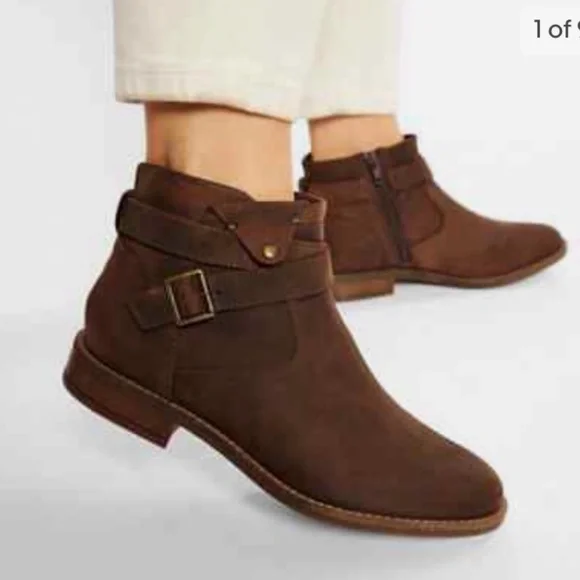 NWT Clarks Women's Camzin Dime Dark Brown Leather Ankle Boot -Size